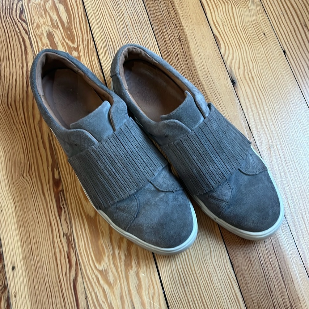 Frye Ivy Gore Slip On size 10